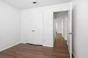 319 Ware Dr, Grand Prairie, TX 75051 - Photo 17