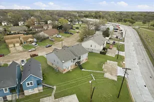 319 Ware Dr, Grand Prairie, TX 75051 - Photo 37