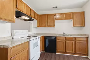 319 Ware Dr, Grand Prairie, TX 75051 - Photo 11