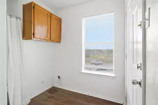 319 Ware Dr, Grand Prairie, TX 75051 - Photo 15