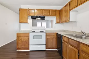 319 Ware Dr, Grand Prairie, TX 75051 - Photo 13