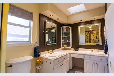 1007 Laguna Vista Court, Granbury, TX 76048 - Photo 19