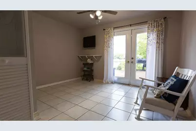 1007 Laguna Vista Court, Granbury, TX 76048 - Photo 25
