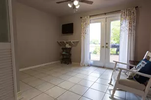 1007 Laguna Vista Ct, Granbury, TX 76048 - Photo 25