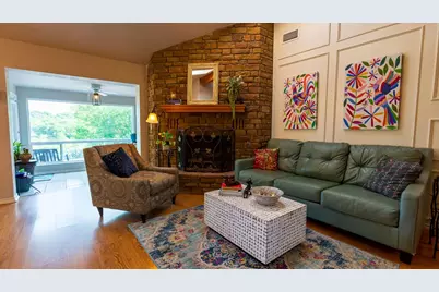 1007 Laguna Vista Court, Granbury, TX 76048 - Photo 9