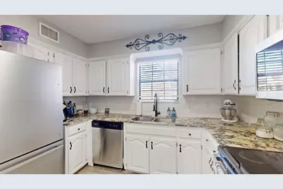 702 Middle Glen Drive, Garland, TX 75043 - Photo 9