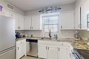 702 Middle Glen Dr, Garland, TX 75043 - Photo 9