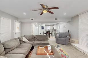 702 Middle Glen Dr, Garland, TX 75043 - Photo 5