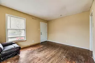 2016 Daniel St, Fort Worth, TX 76104 - Photo 7