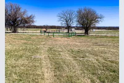 250 Cr-1475, Alvord, TX 76225 - Photo 17