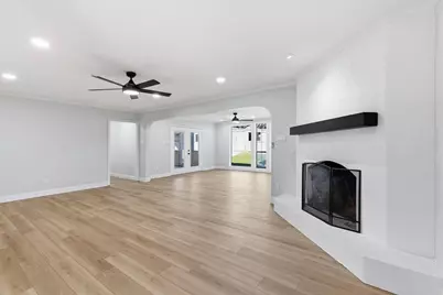 113 E Bayside Drive, Mabank, TX 75156 - Photo 11