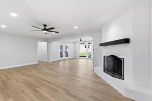 113 E Bayside Dr, Mabank, TX 75156 - Photo 11