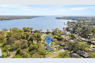 113 E Bayside Drive, Mabank, TX 75156 - Photo 1