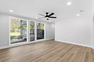 113 E Bayside Dr, Mabank, TX 75156 - Photo 9