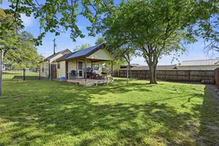 718 Narrow St, Weatherford, TX 76086 - Photo 13