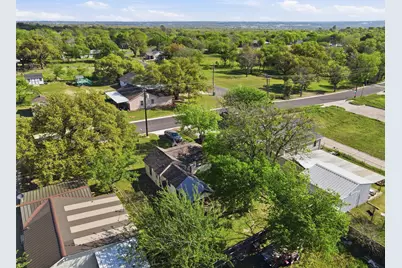 718 Narrow, Weatherford, TX 76086 - Photo 3