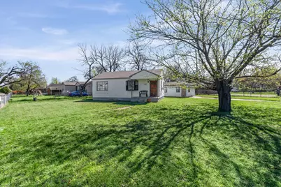 2807 S Montreal Avenue, Dallas, TX 75224 - Photo 1