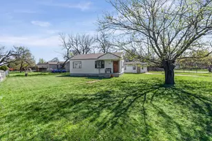 2807 S Montreal Ave, Dallas, TX 75224 - Photo 1