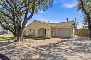 324 W Grubb Dr, Mesquite, TX 75149 - Photo 1