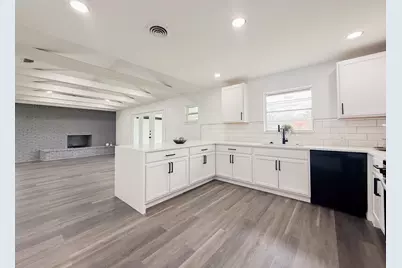 1412 Grantland Circle, Fort Worth, TX 76112 - Photo 5