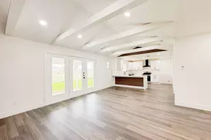 1412 Grantland Cir, Fort Worth, TX 76112 - Photo 9