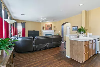 306 Salsbury Drive, Euless, TX 76040 - Photo 5