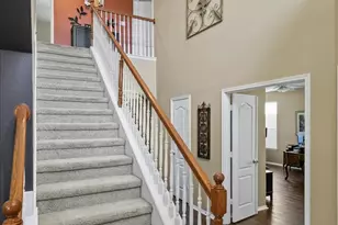 306 Salsbury Dr, Euless, TX 76040 - Photo 3