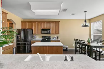 306 Salsbury Drive, Euless, TX 76040 - Photo 7