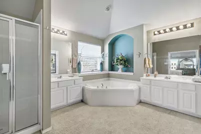 306 Salsbury Drive, Euless, TX 76040 - Photo 19