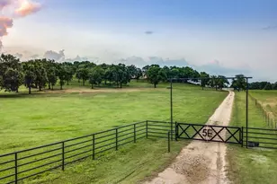 248 Howard Rd, Valley View, TX 76272 - Photo 3