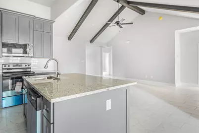 407 E Willingham Street, Cleburne, TX 76031 - Photo 3