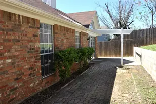 7413 Eastern Dr, Fort Worth, TX 76120 - Photo 29