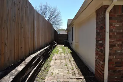 7413 Eastern Drive, Fort Worth, TX 76120 - Photo 31