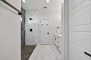 2705 S Jones St, Fort Worth, TX 76104 - Photo 23