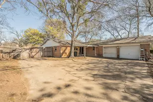 1548 Carl St, Fort Worth, TX 76103 - Photo 5