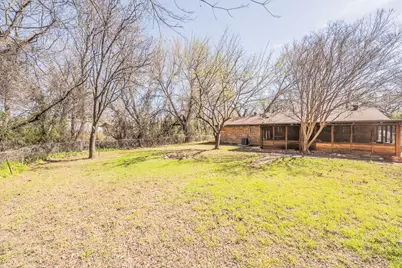 302 W Hale Avenue, Decatur, TX 76234 - Photo 35