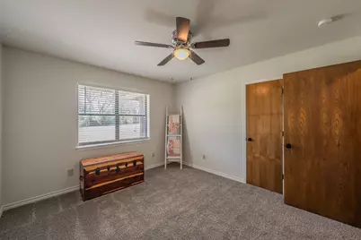 302 W Hale Avenue, Decatur, TX 76234 - Photo 25