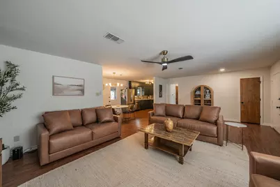 302 W Hale Avenue, Decatur, TX 76234 - Photo 9