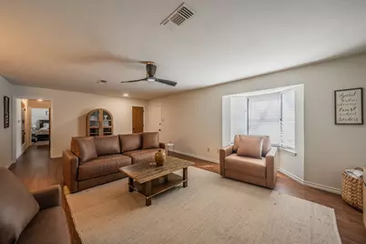 302 W Hale Avenue, Decatur, TX 76234 - Photo 7