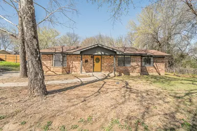 302 W Hale Avenue, Decatur, TX 76234 - Photo 3