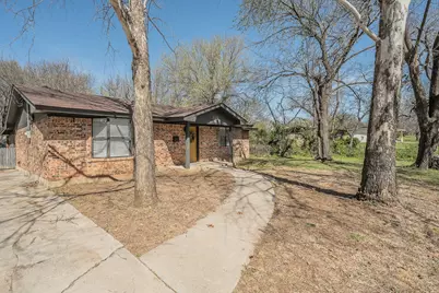302 W Hale Avenue, Decatur, TX 76234 - Photo 3