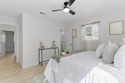 2033 Meadow Glen, Irving, TX 75060 - Photo 23