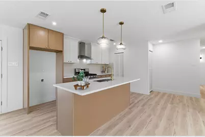 2033 Meadow Glen, Irving, TX 75060 - Photo 11