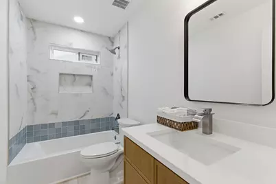 2033 Meadow Glen, Irving, TX 75060 - Photo 25