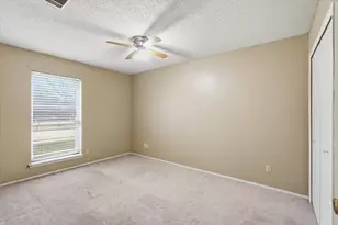 960 Meadowcove Cir, Garland, TX 75043 - Photo 23