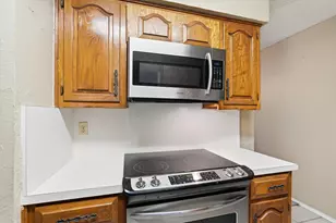 960 Meadowcove Cir, Garland, TX 75043 - Photo 13