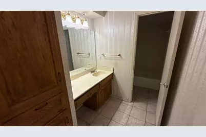 960 Meadowcove Circle, Garland, TX 75043 - Photo 29