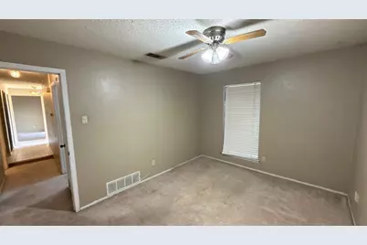 960 Meadowcove Circle, Garland, TX 75043 - Photo 27