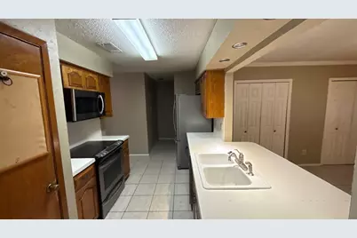 960 Meadowcove Circle, Garland, TX 75043 - Photo 11