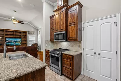 2214 Cobblestone Court, Granbury, TX 76049 - Photo 13